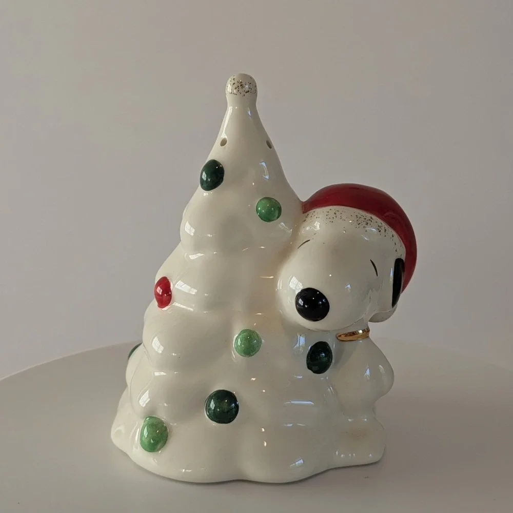 2004 Lenox Charlie Brown & Snoopy Christmas Tree Porcelain Salt & Pepper Set